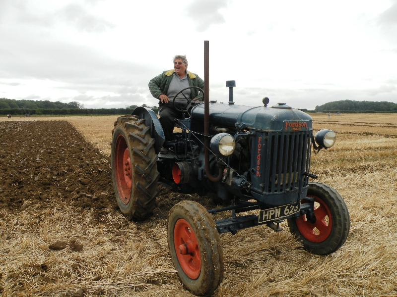 malcolm-bush-on-his-petrol-paraffin-1948-e27n-it-was-on-show-at-kings-showroom-at-south-gates-roundabout-kings-lynn-3