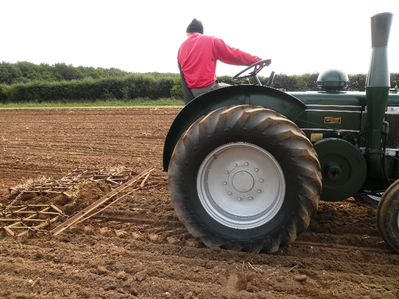 mark-crowford-on-his-1948-series-2-single-cylinder-marshall-pulling-a-set-of-harrows-3