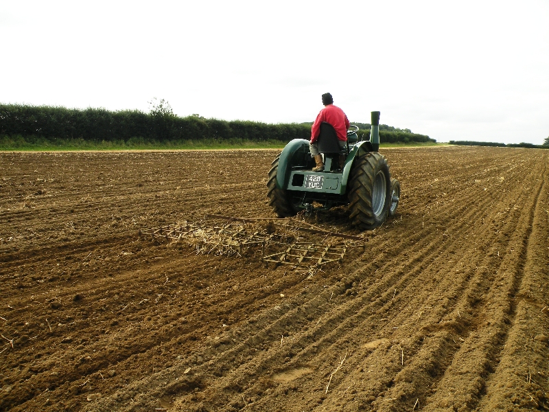 mark-crowford-on-his-1948-series-2-single-cylinder-marshall-pulling-a-set-of-harrows-4