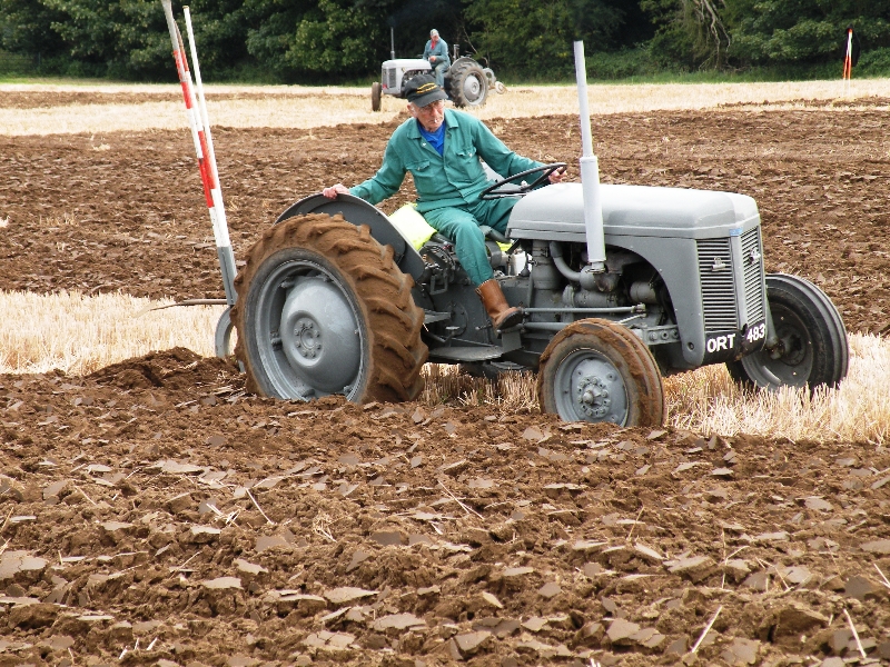 mick-brown-on-his-ferguson-te20-with-a-ferguson-general-purpose-2-furrow-plough