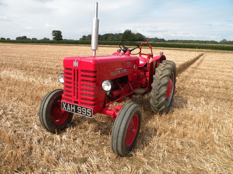 n-albertons-1956-international-b250-with-his-b12-2-furrow-plough-3