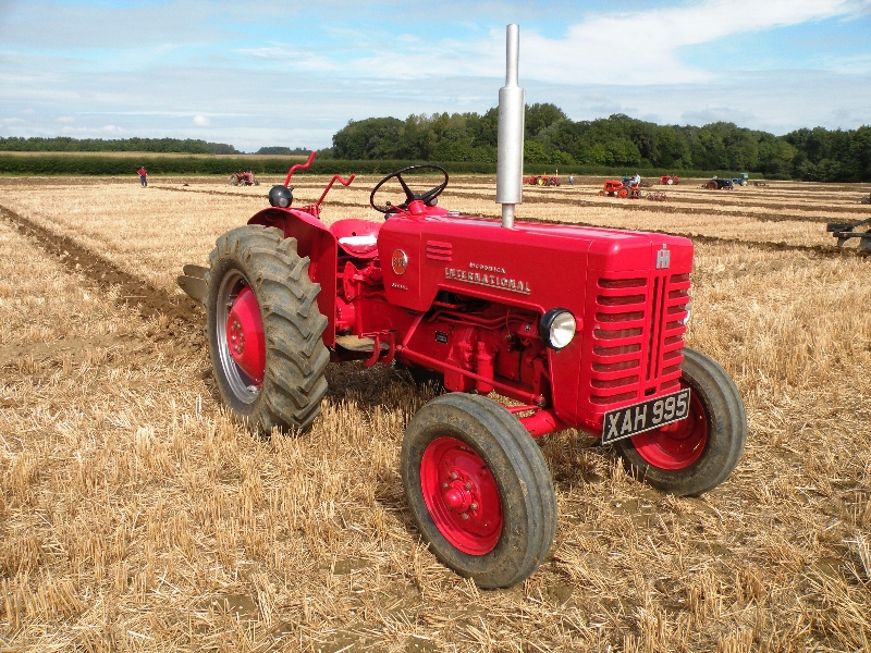 n-albertons-1956-international-b250-with-his-b12-2-furrow-plough-4