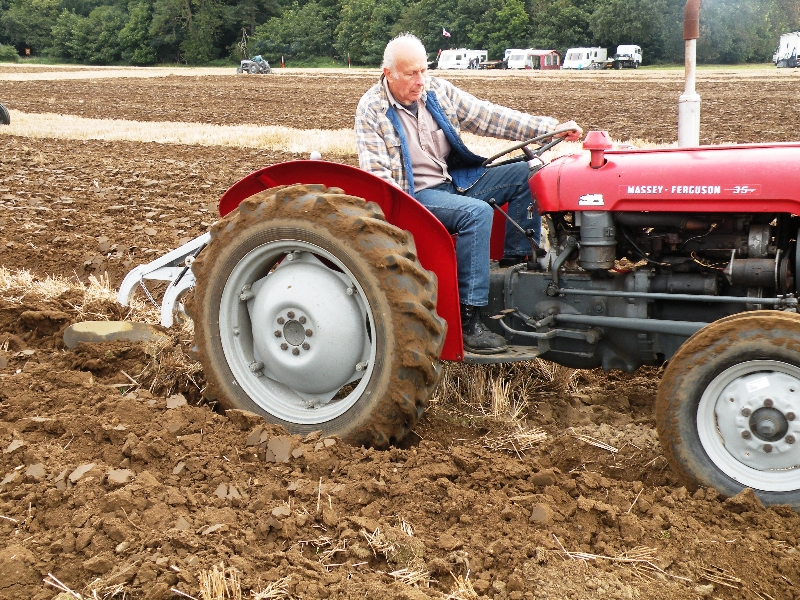 philip-freeman-on-his-1961-mf65-and-his-ferguson-general-purpose-2-furrow-plough